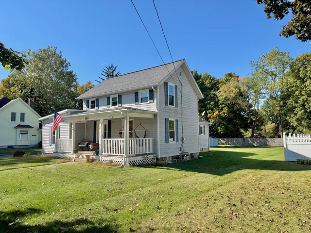 $209,900 | 321 North Street, Jonesville, MI 49250