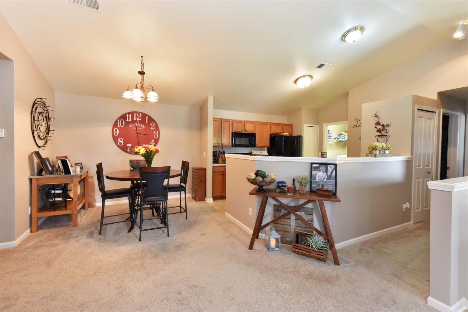 4168 Hampton Ridge Boulevard, Unit 83 Howell, MI 48843 - Photo 7 of 10 Photo 7