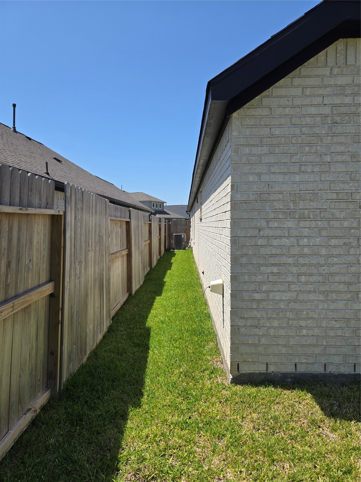 9714 Perdita Trail Missouri City, TX 77459 - Photo 15 of 18 Left side of home
