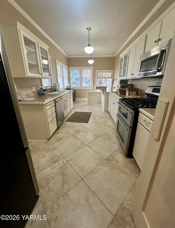 $569,444 | 347 North 23rd Avenue, Yakima, WA 98902