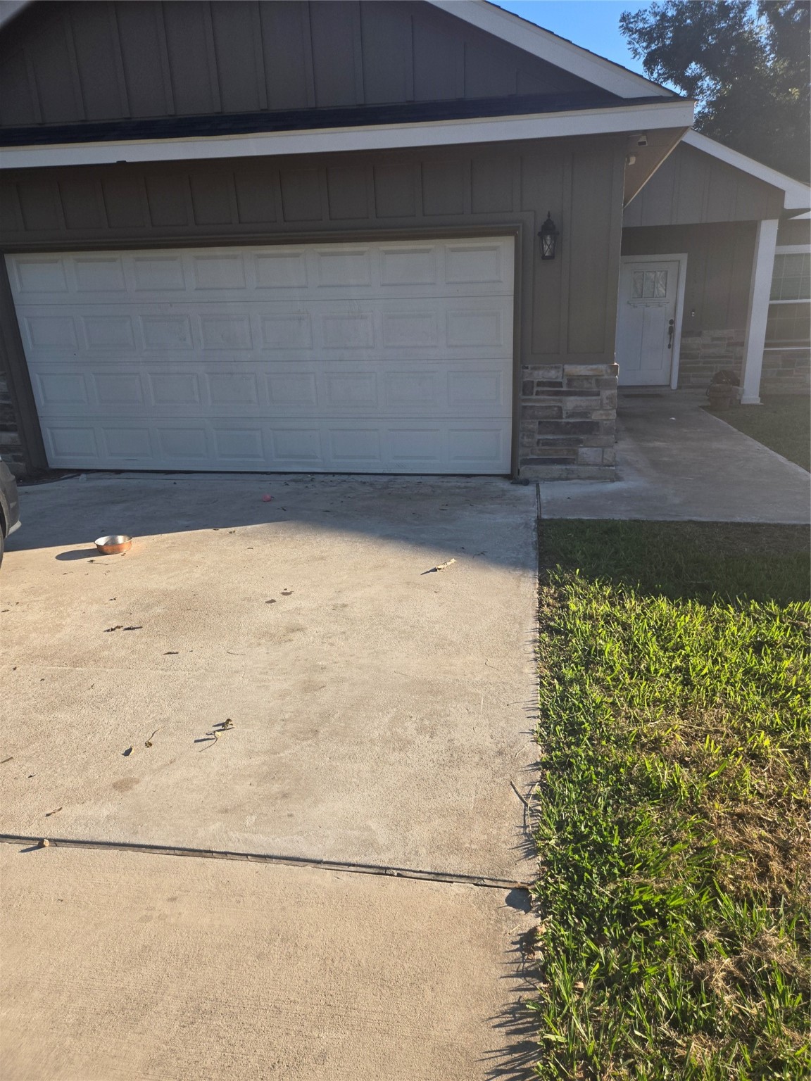 125 Smith Street Clute, TX 77531 - Photo 2 of 11 a view of wooden floor