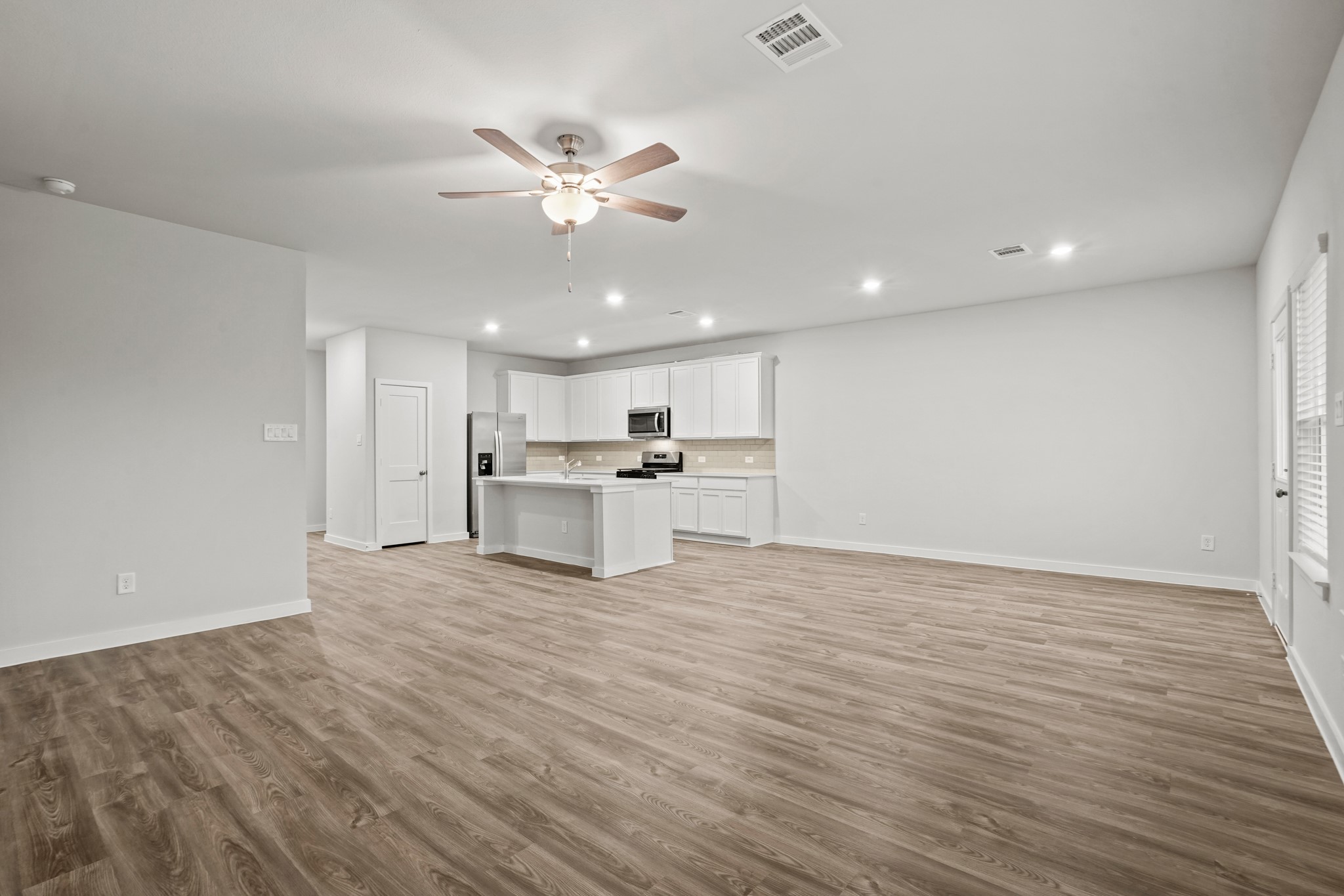 9712 Caney Bend Road Conroe, TX 77303 - Photo 6 of 25 representative photo