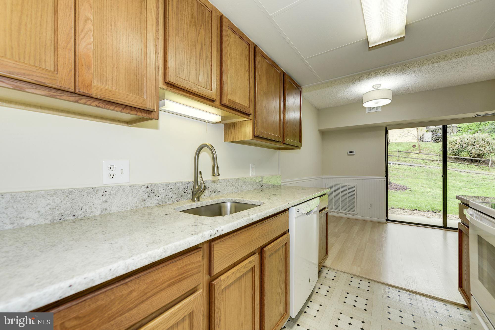 11641 Stoneview Square, Unit 2B Reston, VA 20191 - Photo 6 of 28 Kitchen