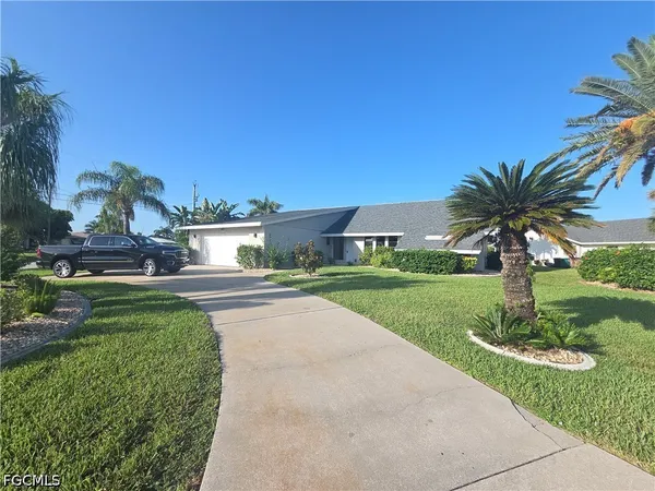 $459,900 | 1922 Southeast 26th Terrace, Cape Coral, FL 33904