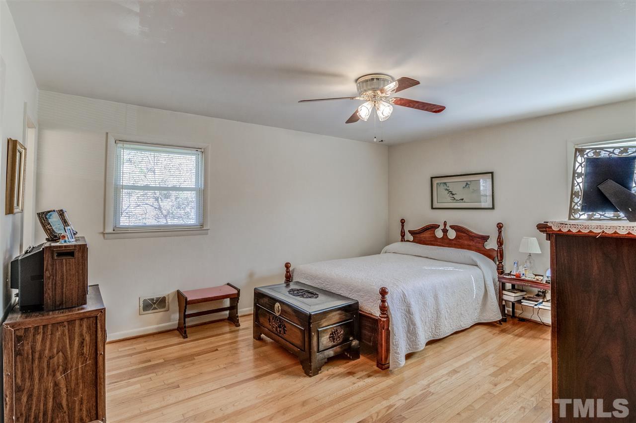 4821 Greenbrier Road Raleigh, NC 27603 - Photo 15 of 24