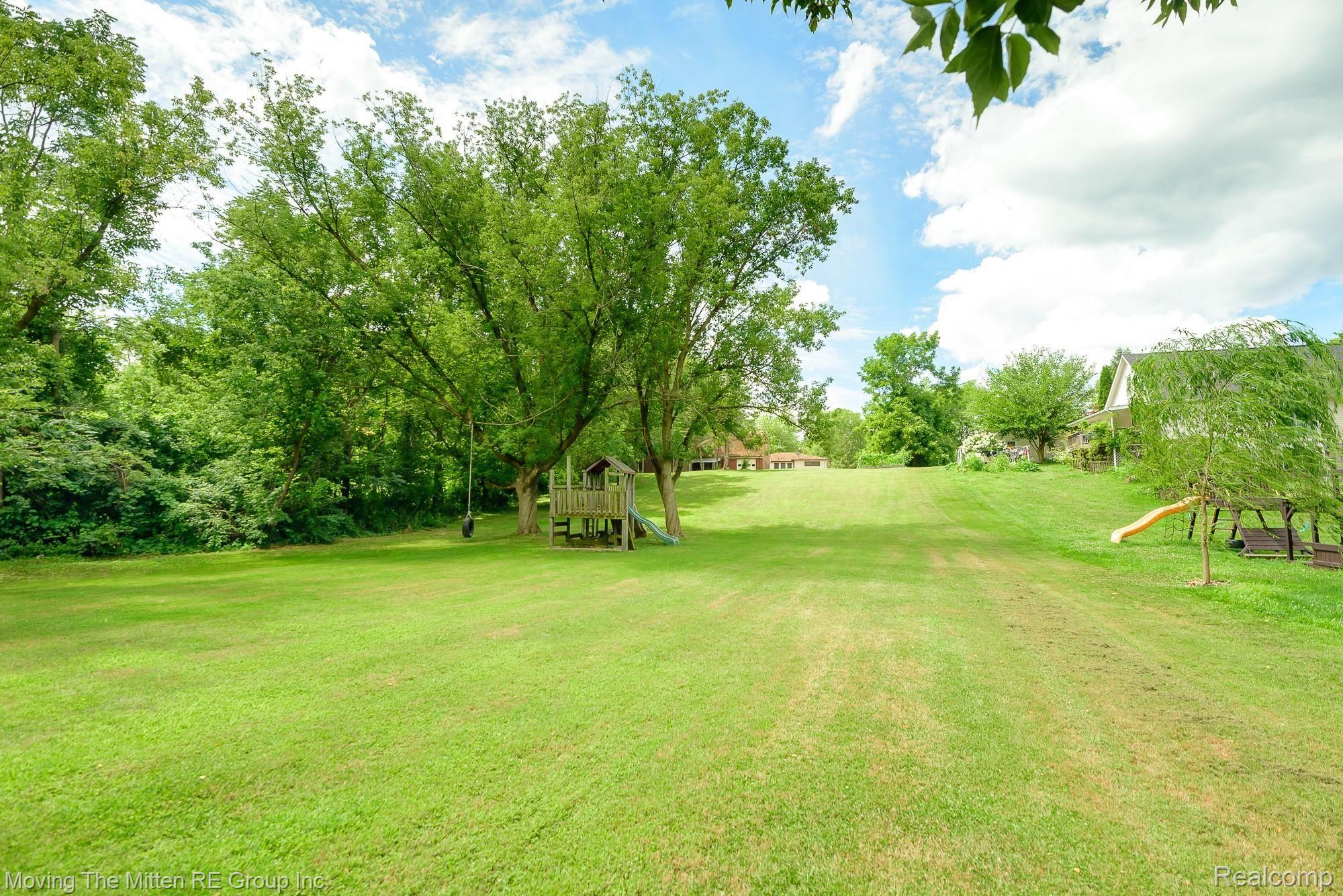 21983 Bell Road New Boston, MI 48164 - Photo 50 of 58 MTM_21983_bell-48.jpg