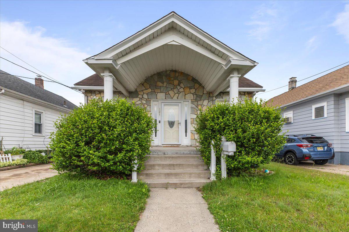 121 Emanuel Street Hamilton, NJ 08610 - Photo 1 of 26