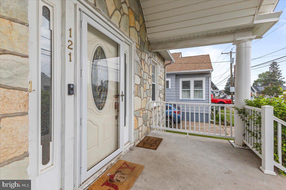 121 Emanuel Street Hamilton, NJ 08610 - Photo 3 of 26
