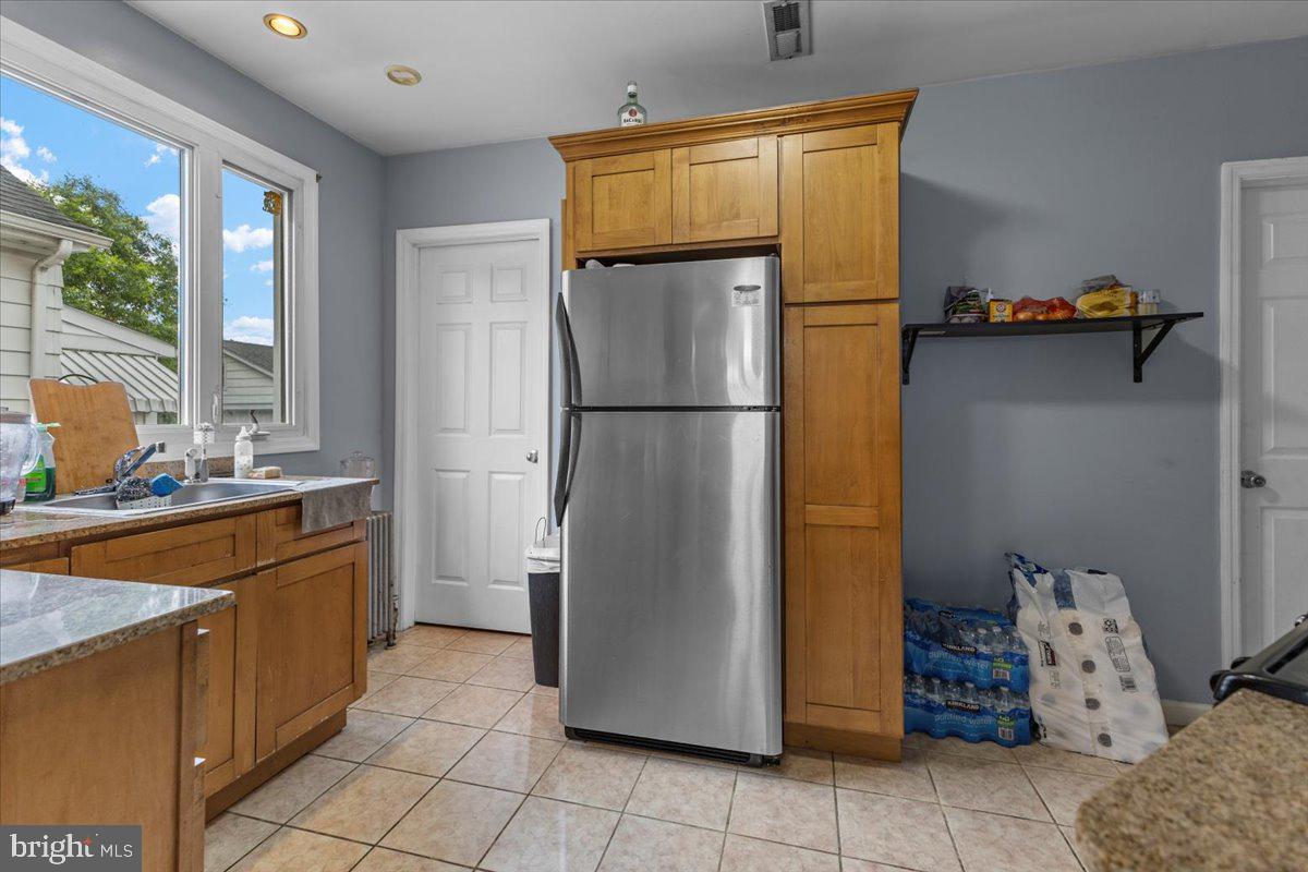 121 Emanuel Street Hamilton, NJ 08610 - Photo 9 of 26
