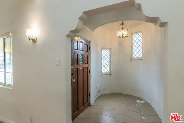 $795,000 | 1025 East Garfield Avenue, Glendale, CA 91205