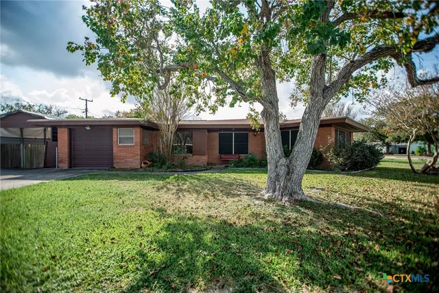 $210,000 | 218 Burnet Street, Port Lavaca, TX 77979