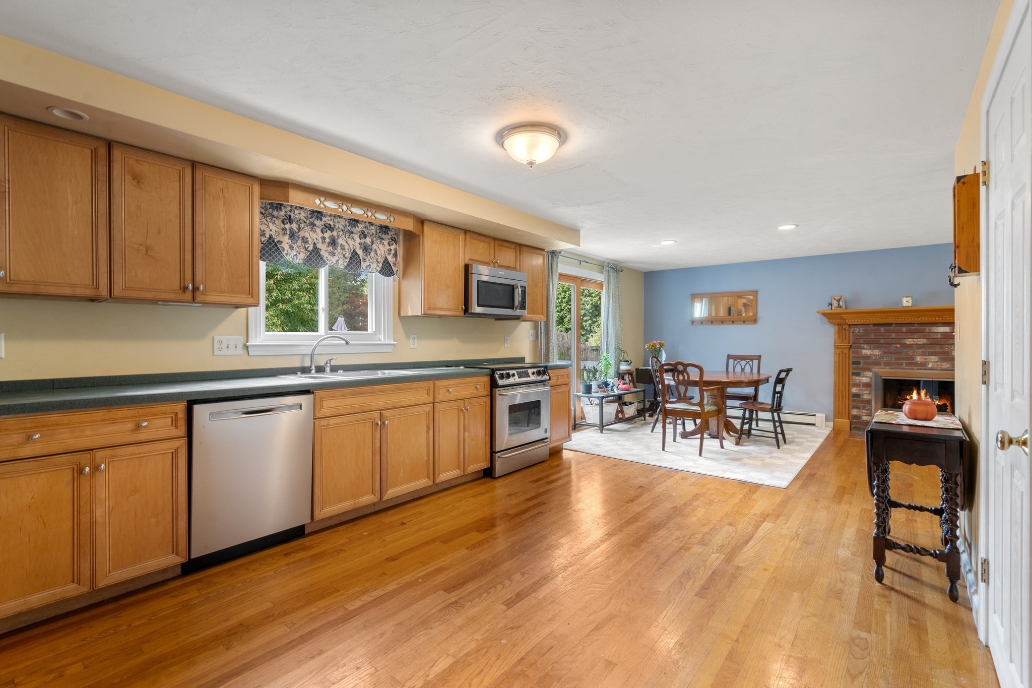117 Ring Road Kingston, MA 02364 - Photo 6 of 35 Gallery Image 6