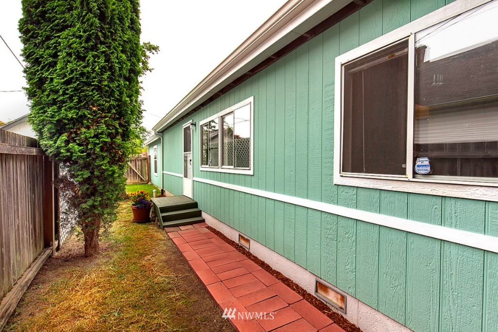 236 Park Avenue North Renton, WA 98057 - Photo 1 of 12 Gallery Image 1