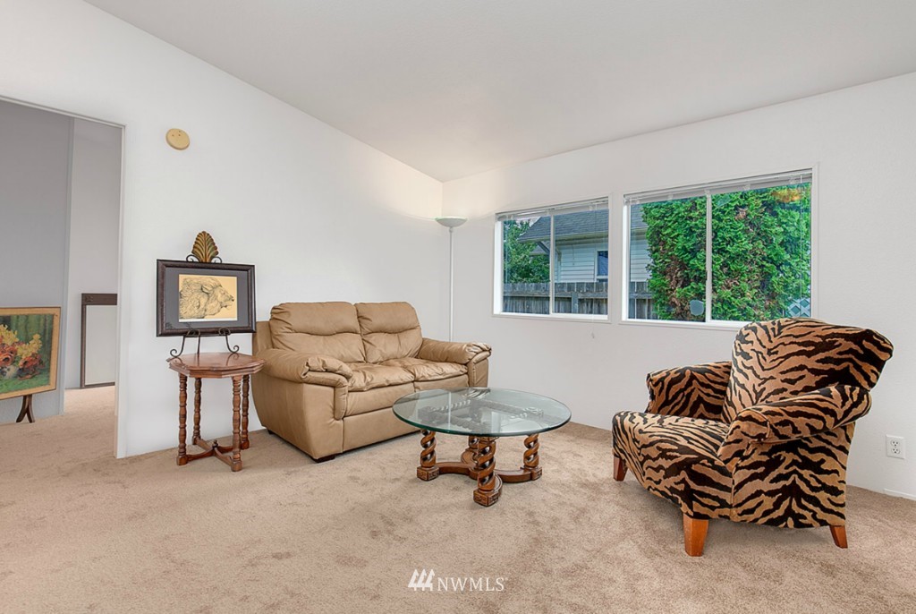 236 Park Avenue North Renton, WA 98057 - Photo 3 of 12 Gallery Image 3