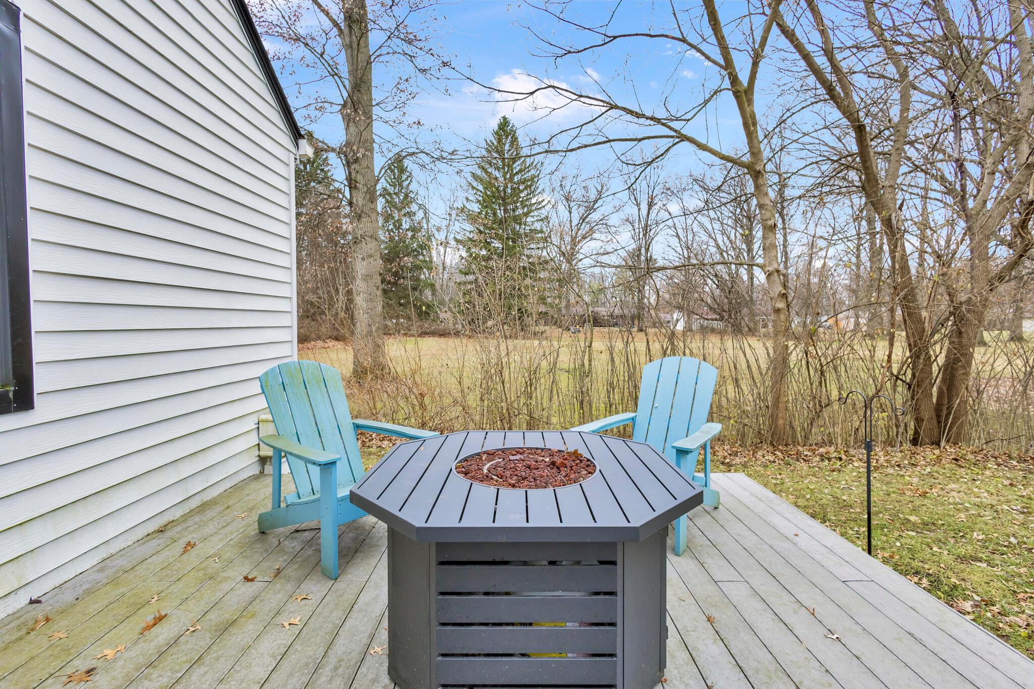 470 West Johnstown Road Gahanna, OH 43230 - Photo 26 of 34 Back deck