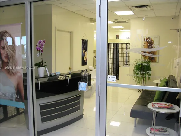 $3,500 | 5701 Collins Avenue, Unit 803, Miami Beach, FL 33140