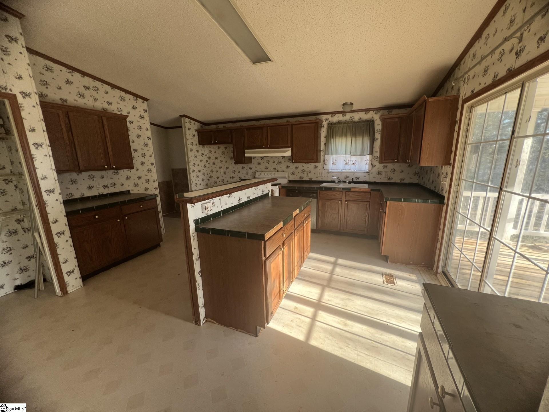 296 Fish Camp Road Easley, SC 29642 - Photo 9 of 19
