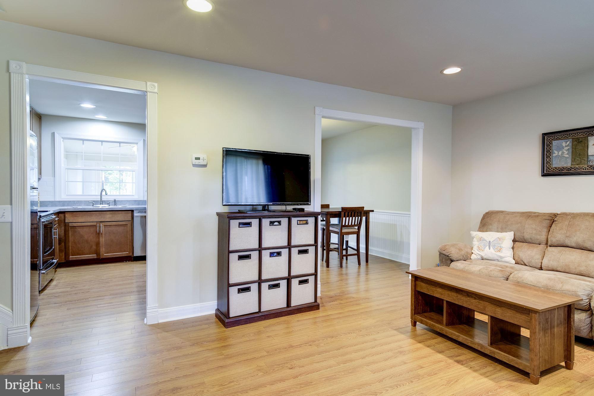 115 Applecreek Road Frederick, MD 21702 - Photo 10 of 33 Spacious living room with fresh paint.