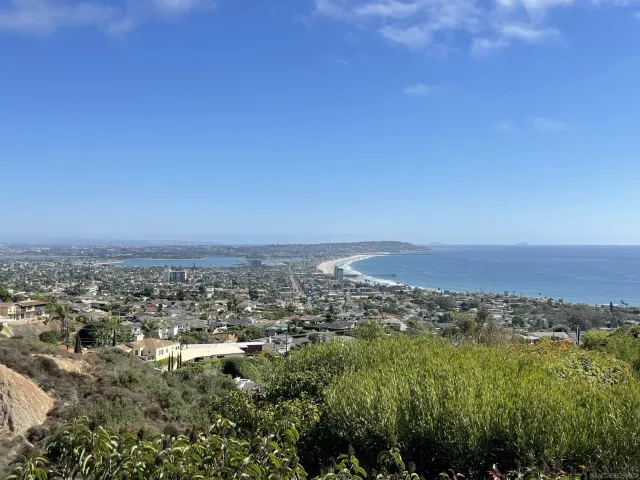 $3,250,000 | 1051 La Jolla Rancho Road, La Jolla, CA 92037