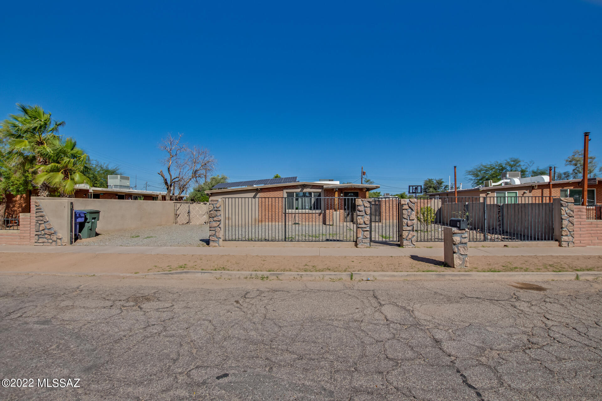 9 East Elvado Road Tucson, AZ 85756 - Photo 3 of 28 Gallery Image 3