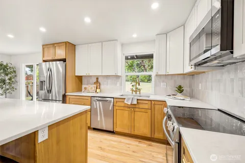 $589,950 | 30032 5th Avenue Southwest, Federal Way, WA 98023