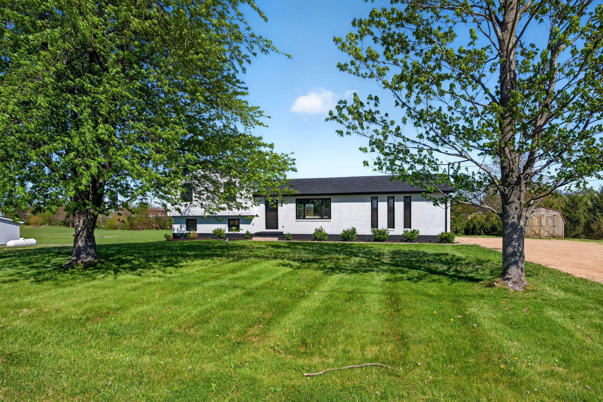 2430 Myers Road Springfield, OH 45502 - Photo 4 of 73