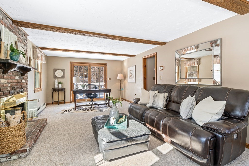 4 Cannongate Road Tyngsborough, MA 01879 - Photo 3 of 34 Gallery Image 3