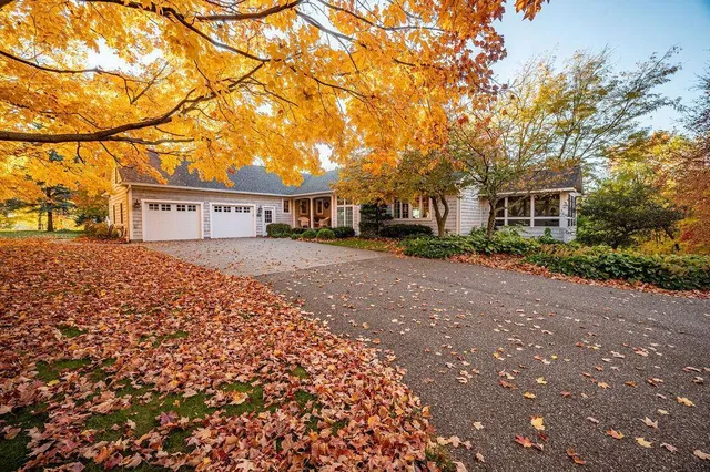 $799,900 | W7429 510th Avenue, Ellsworth, WI 54011