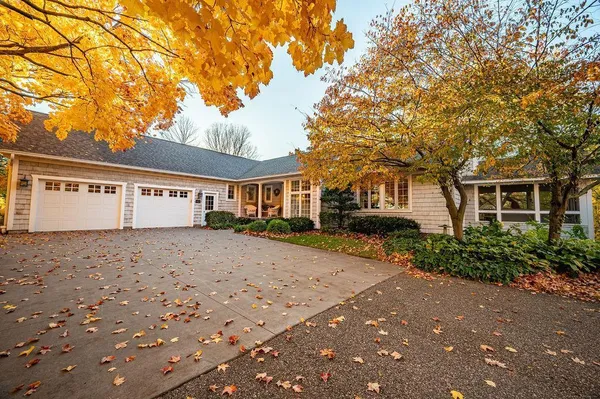 $775,000 | W7429 510th Avenue, Ellsworth, WI 54011