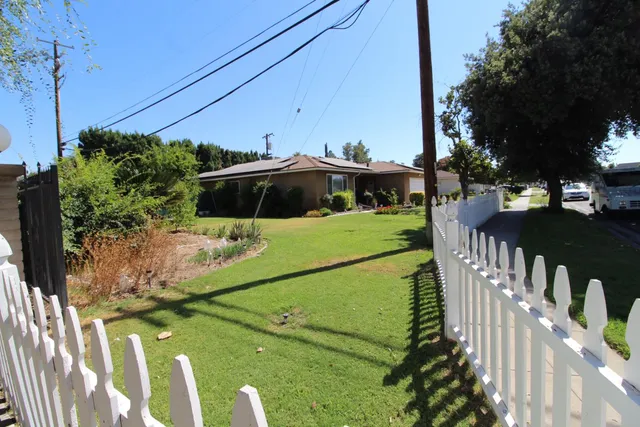 $371,900 | 4705 East Santa Ana Avenue, Fresno, CA 93726