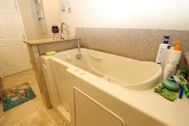 $371,900 | 4705 East Santa Ana Avenue, Fresno, CA 93726