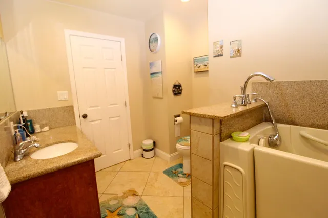 $371,900 | 4705 East Santa Ana Avenue, Fresno, CA 93726