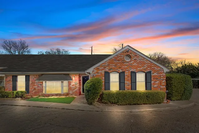 $310,000 | 5224 Lake Shore Drive, Waco, TX 76710