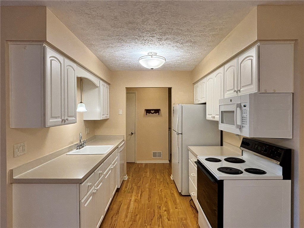 207 Greenway Boulevard Riga, NY 14428 - Photo 6 of 22