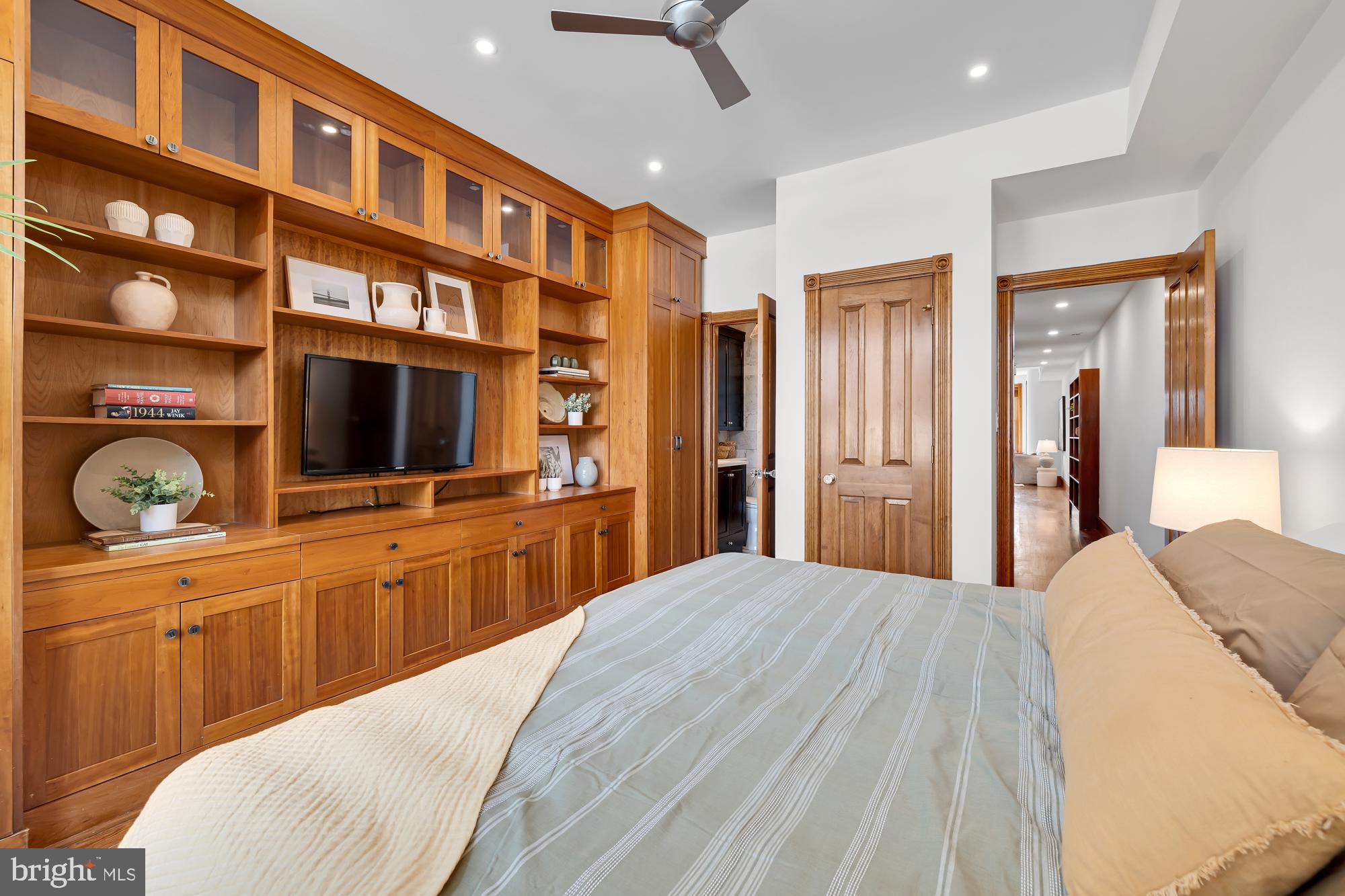 311 6th Street Southeast, Unit 3 Washington, DC 20003 - Photo 16 of 30 Space for King Bed