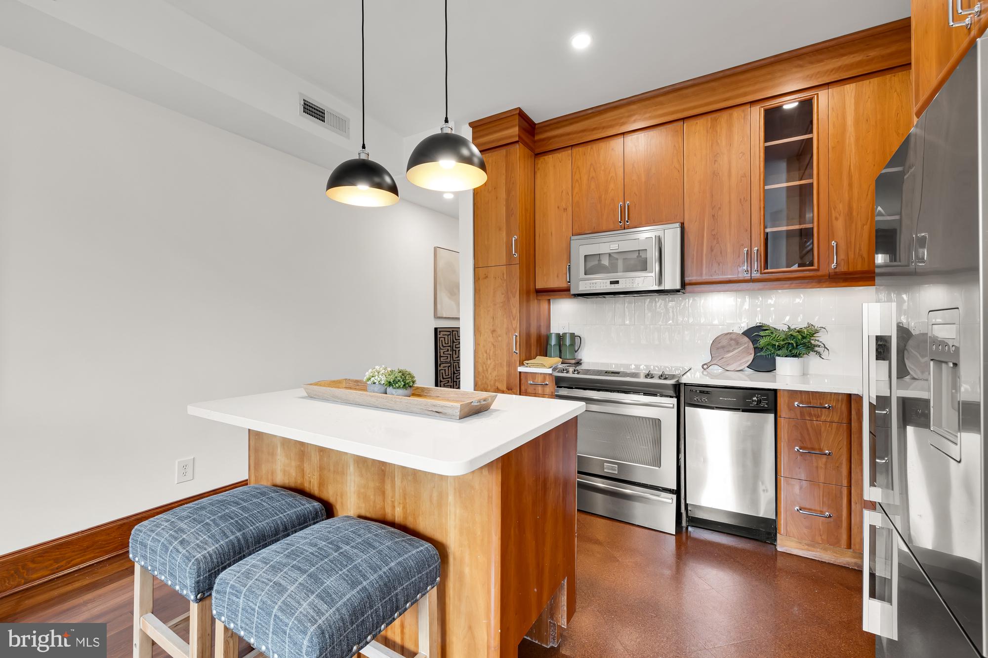 311 6th Street Southeast, Unit 3 Washington, DC 20003 - Photo 6 of 30 Breakfast Bar