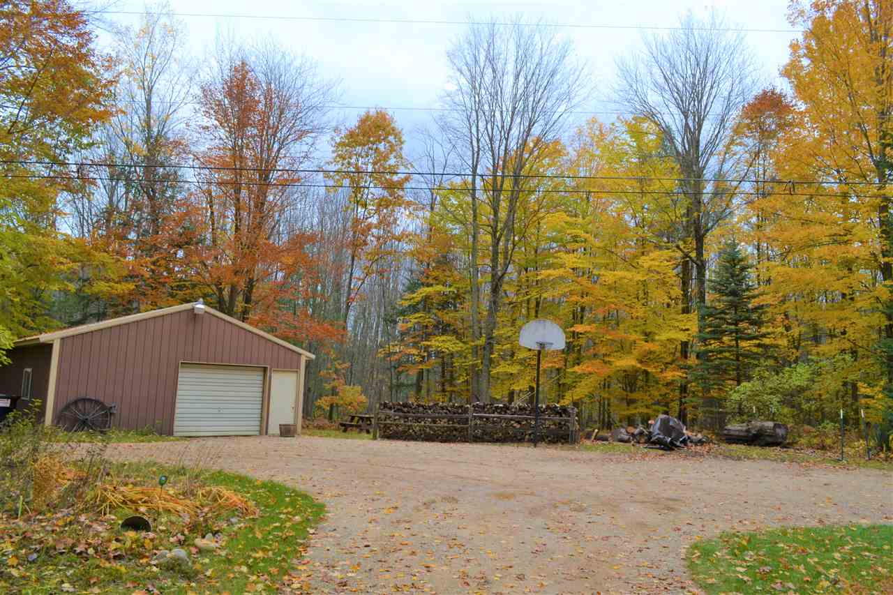 10747 Diamond Park Road Interlochen, MI 49643 - Photo 33 of 46 1869162-32.JPG