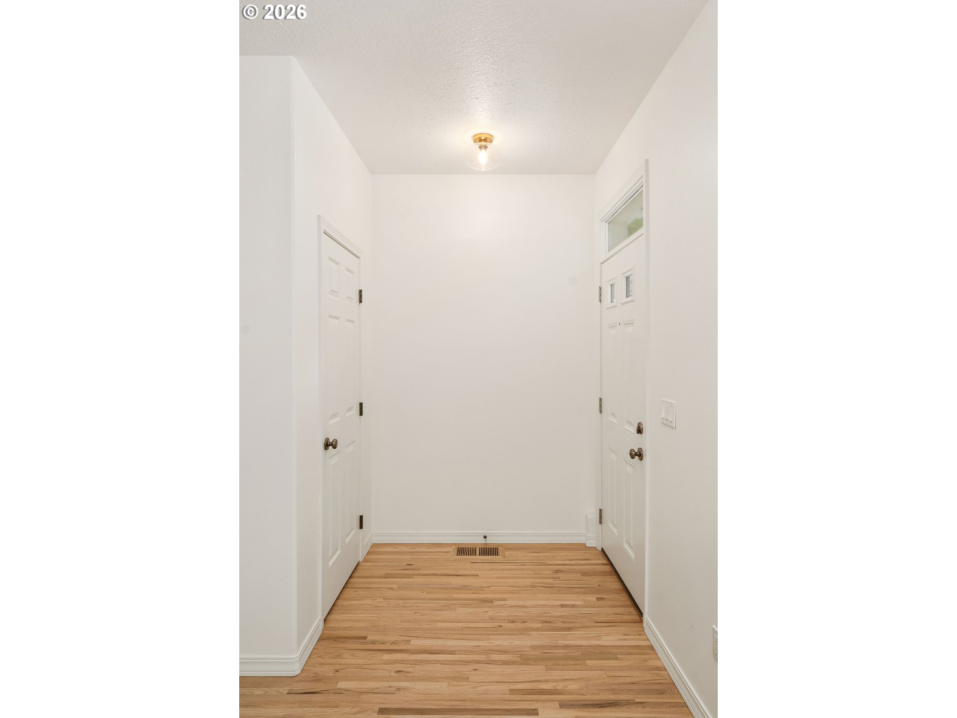 8416 Southwest Cedarcrest Street Portland, OR 97223 - Photo 4 of 45 Entrance/Foyer