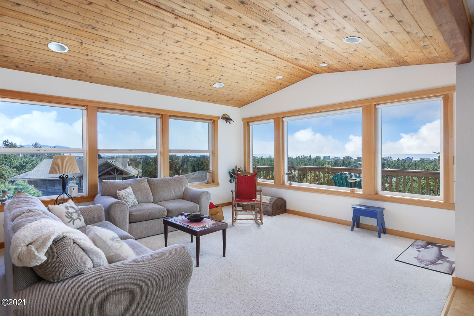 6755 Nestucca Ridge Road Pacific City, OR 97135 - Photo 2 of 33 Living room