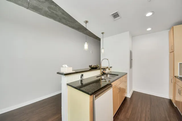 $1,750 | 5925 Almeda Road, Unit 12408, Houston, TX 77004