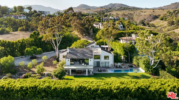 $7,650,000 | 27860 Winding Way, Malibu, CA 90265