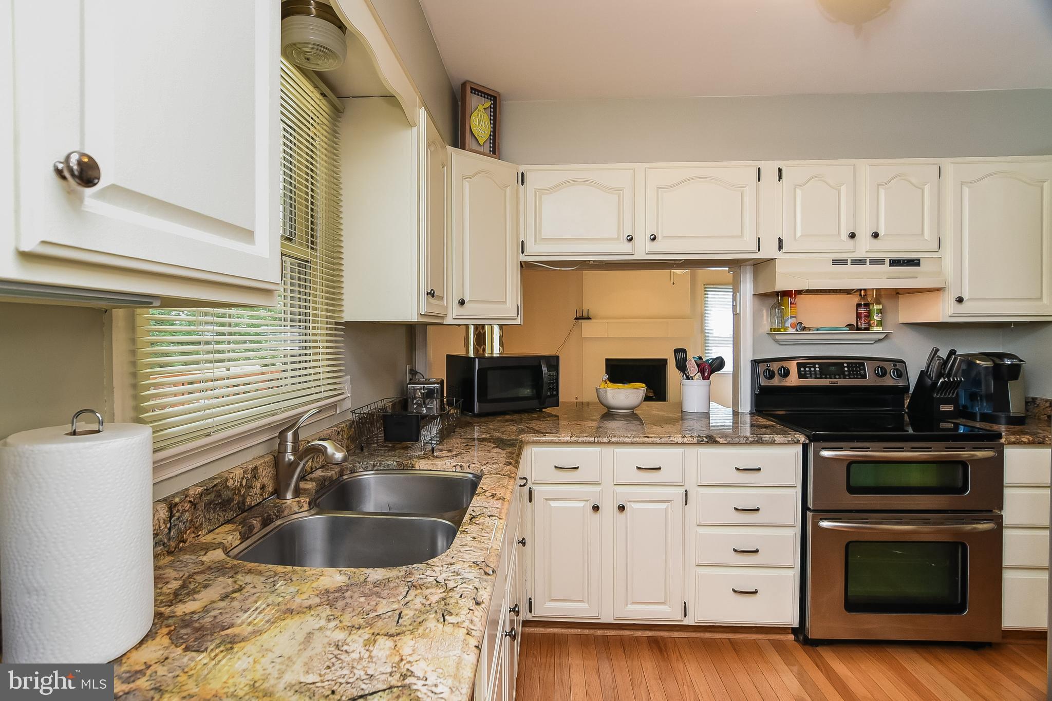2183 Sebastian Road Fredericksburg, VA 22405 - Photo 10 of 38 Kitchen left side.