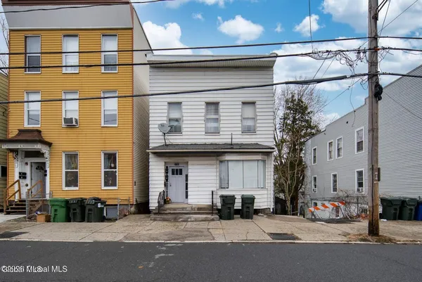 $1,500 | 138 Main Street, Unit 1, Cohoes, NY 12047