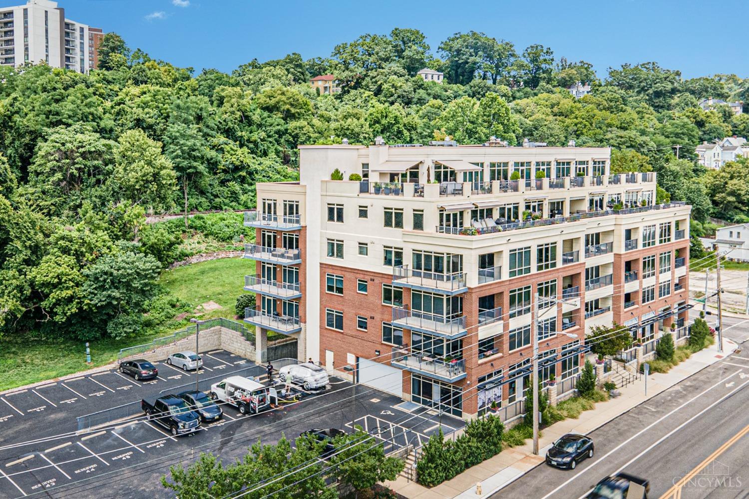 2260 Riverside Drive, Unit 305 Cincinnati, OH 45202 - Photo 5 of 5