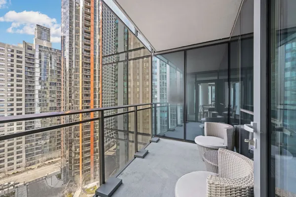 $6,250 | 211 North Harbor Drive, Unit 1401, Chicago, IL 60601