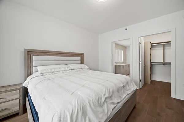 $6,250 | 211 North Harbor Drive, Unit 1401, Chicago, IL 60601