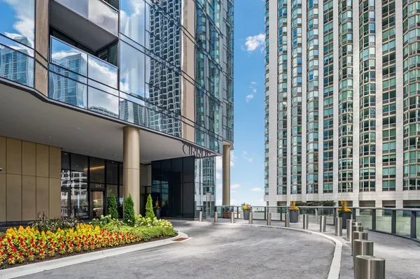 $6,250 | 211 North Harbor Drive, Unit 1401, Chicago, IL 60601