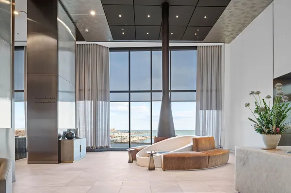 $6,250 | 211 North Harbor Drive, Unit 1401, Chicago, IL 60601