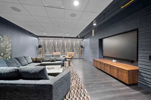 $6,250 | 211 North Harbor Drive, Unit 1401, Chicago, IL 60601