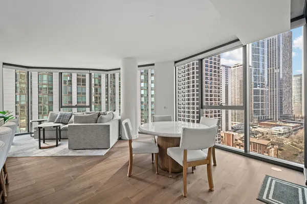 $6,250 | 211 North Harbor Drive, Unit 1401, Chicago, IL 60601